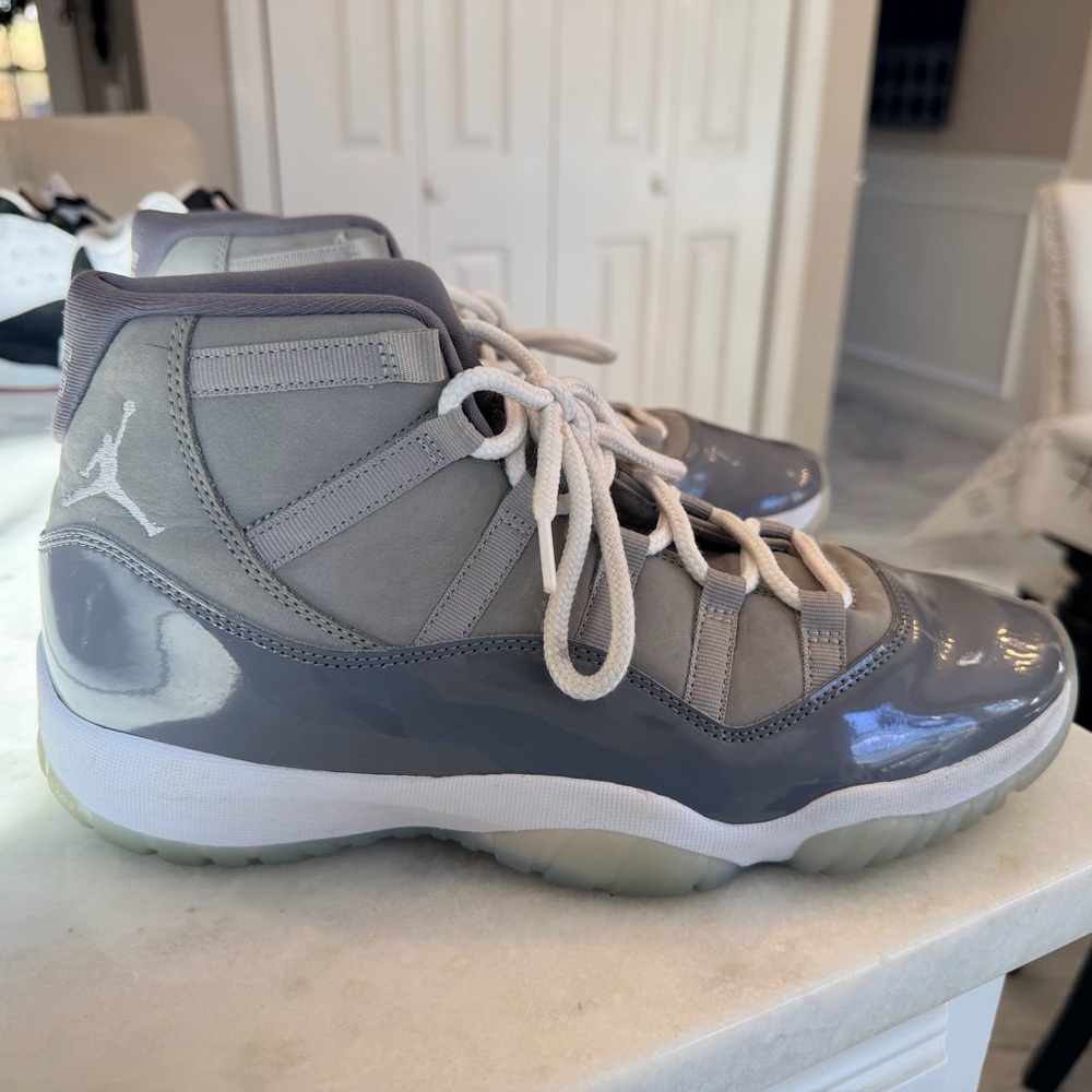 Air Jordan Men's Gray Sneakers